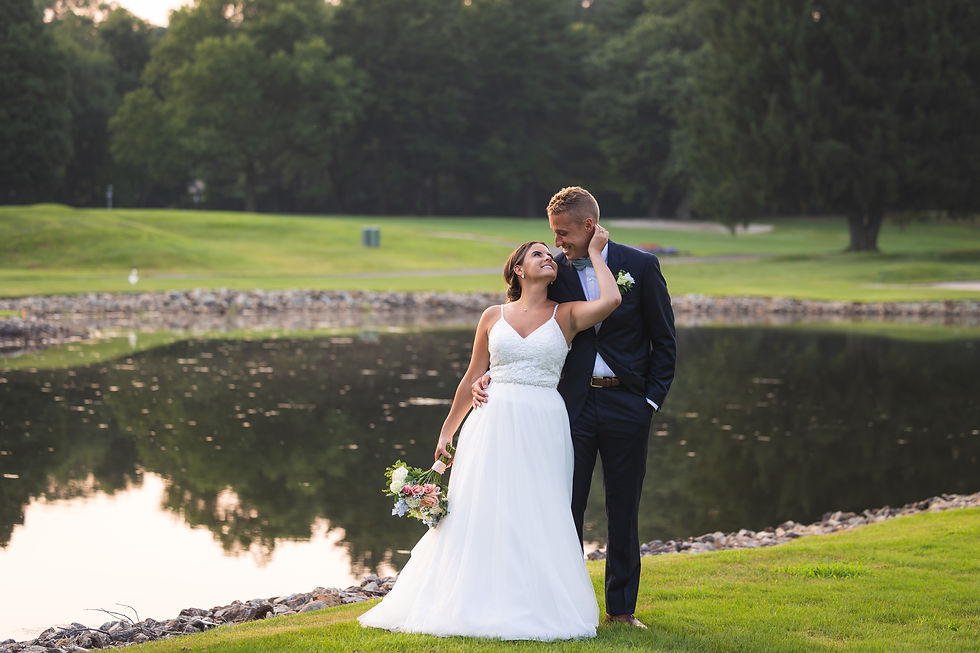 Lauren’s parents were members of Racebrook Country Club and their house is just around the corner from the venue making it an ideal location for their reception.