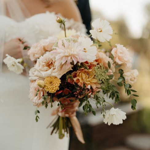 connecticut weddings, ct weddings, connecticut brides, ct floral design, ct wedding rentals, bridal bouquet, gold, bride