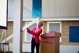 Dr Sue Dyson, facial expression and pain in horses, poor performance