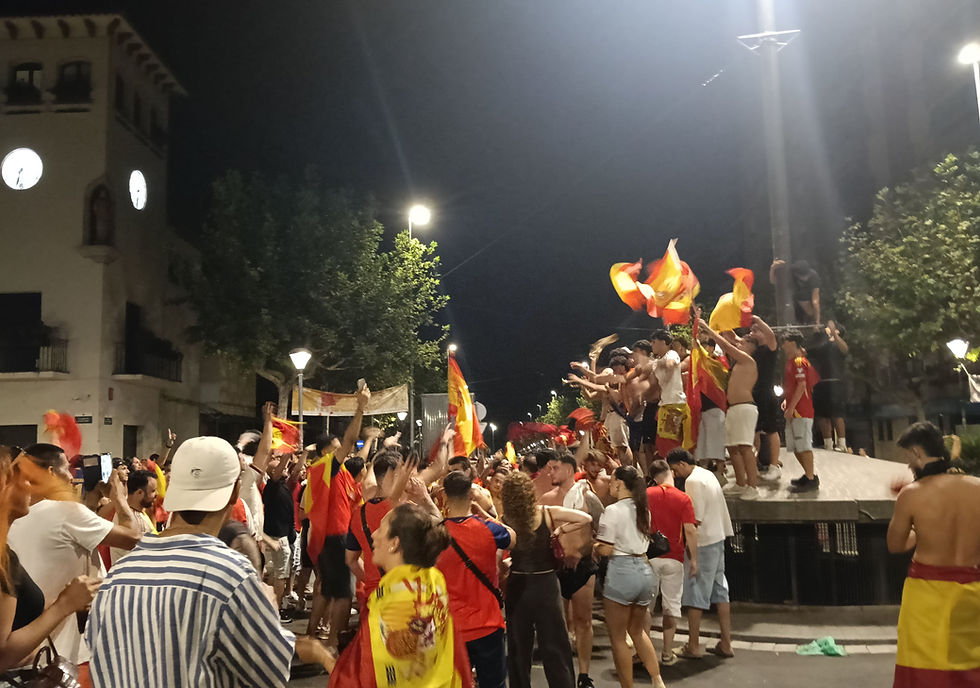 Barbará y Badía estallan de alegría con la victoria de España