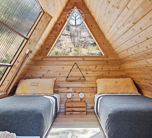 Commune cabin pic.jpeg