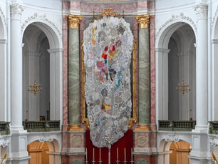 Collective Heart in Dresden – Easter, lowering the Lenten cloth and new light