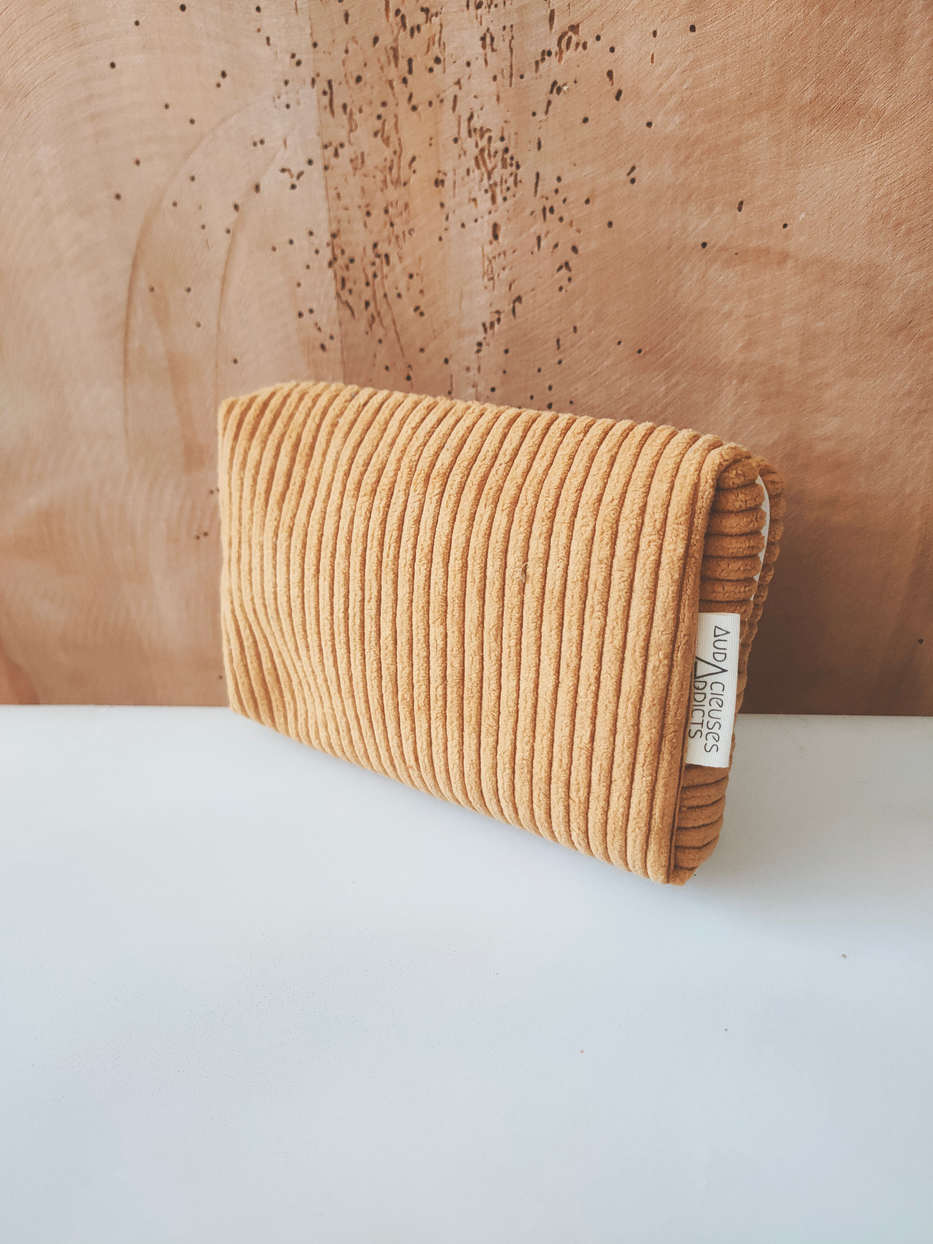 Pochette ASHTAG unie Ocre