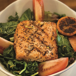 Ensalada con Salmón al grill