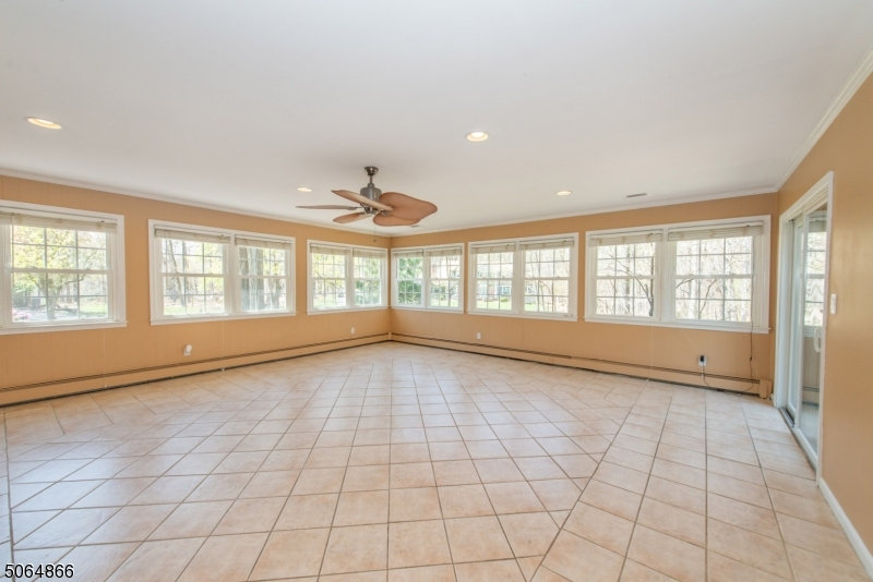 7HENNION SUNROOM.jpeg