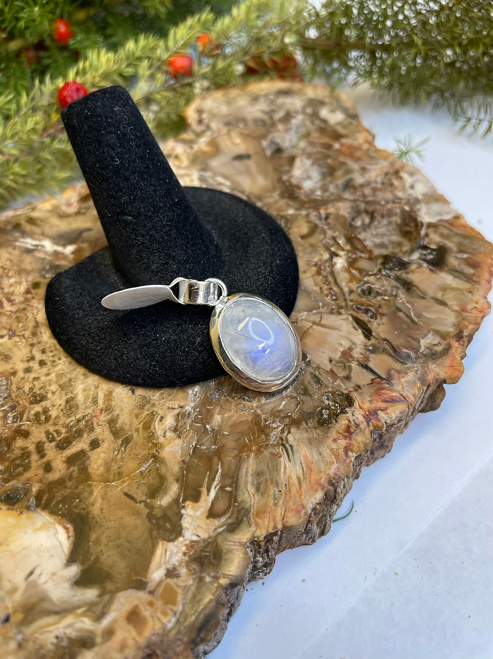 Thumbnail: Rainbow Moonstone Sterling Silver Pendant 