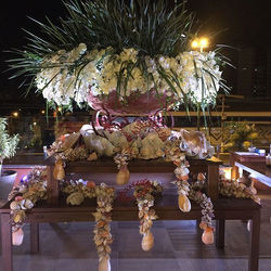 Projeto e floral Alex Max #bufffetalexmax #tentacopiar #alexmax #_oscarmikail_interiores #casa #fest