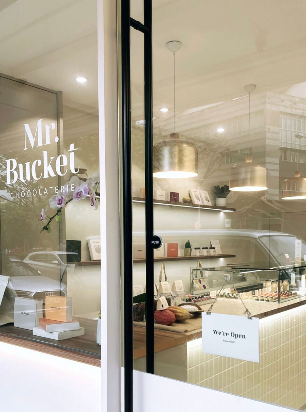 Mr. Bucket Chocolaterie_Shop Entrance