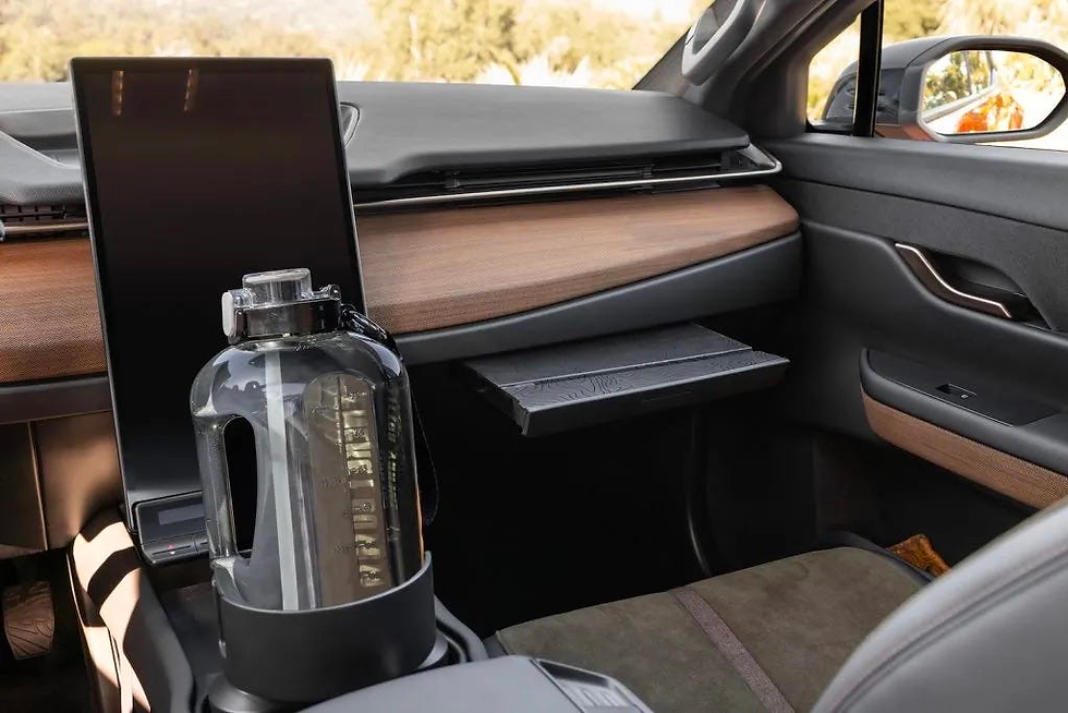 A closer look at the interior and a look at the largest cupholder on the market.
