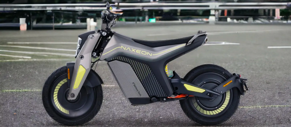 Introducing NAXEON I AM: The Ultimate Electric Mini-Bike for City Commuters