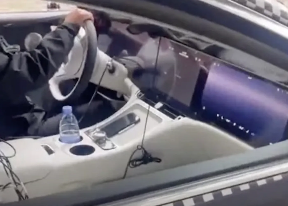 A concept look at the S800 electric sedan dash display