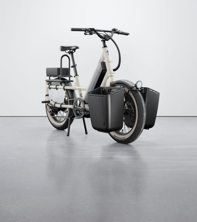 A look at the front storage and passenger kit installed on the Globe Haul ST.