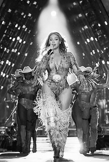 beyonce wearing custom roberto cavalli