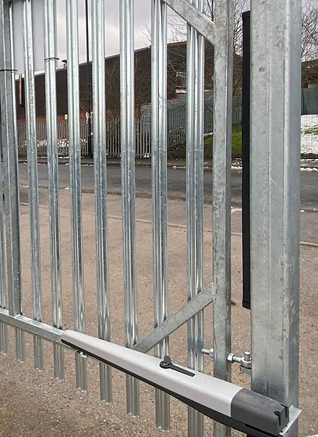 Electric-swing-gate-installers-leeds.jpg