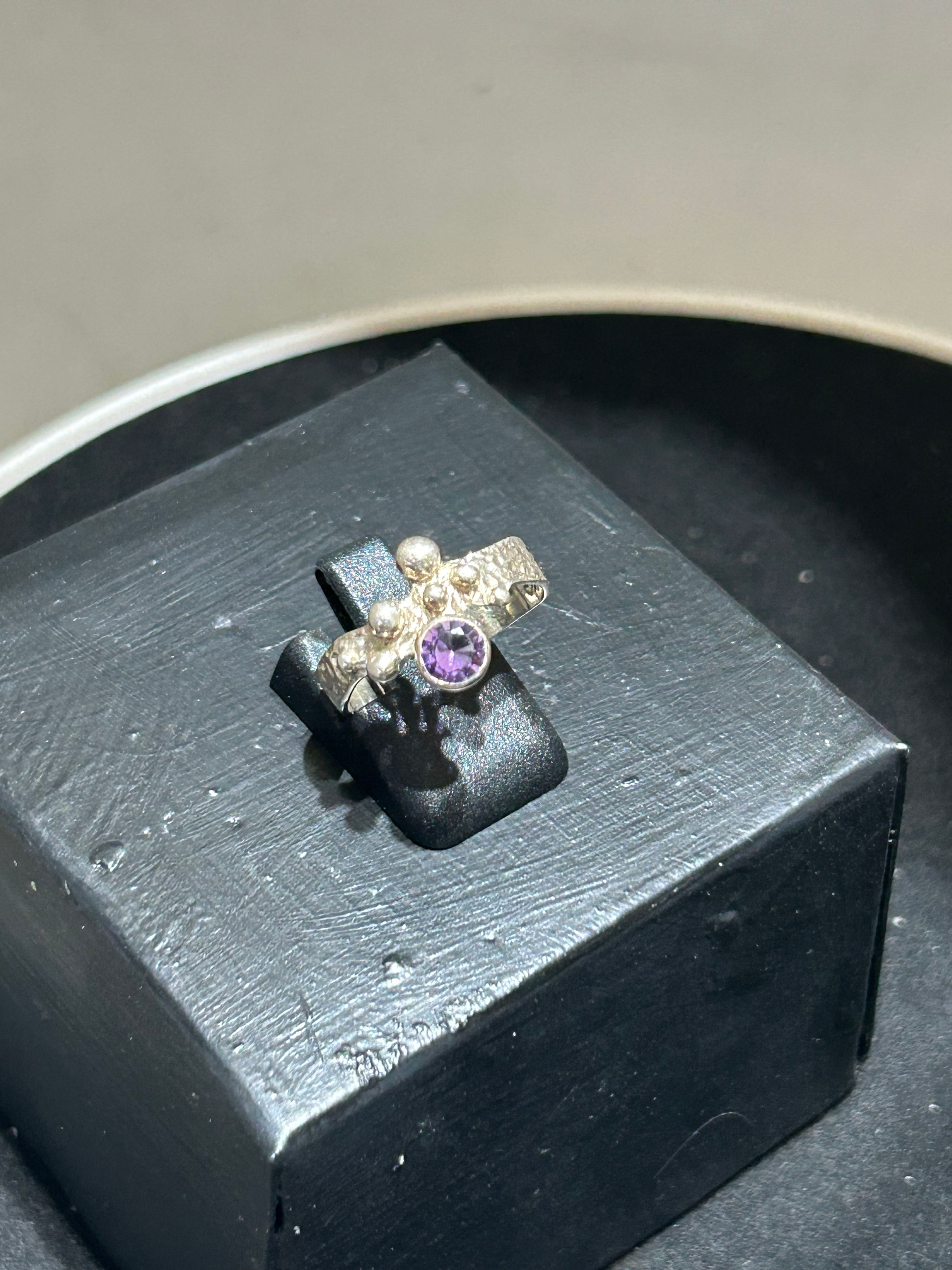X18…Silver/Amethyst