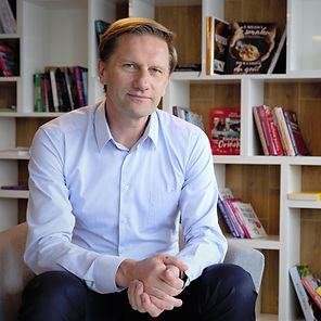 Rafał_Mysiorek_1_5009x3334_edited.jpg