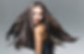 cheveux bruns qui coule