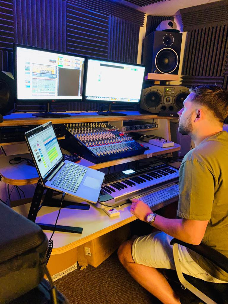 Ronnie Spiteri studio