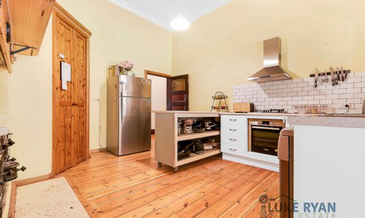 Country House Facelift, Annie's Farmouse.jpg