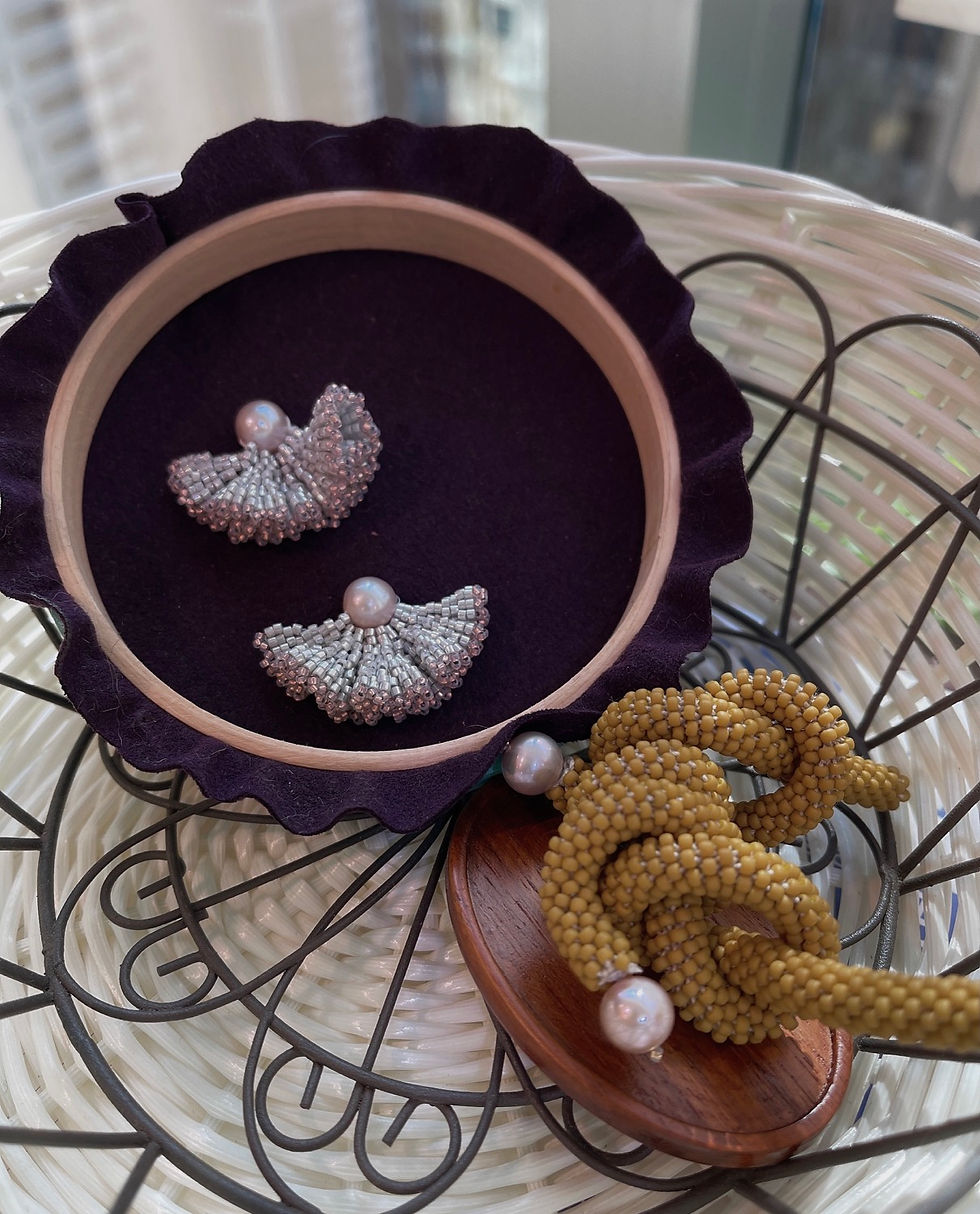 Thumbnail: Princess lace pierce