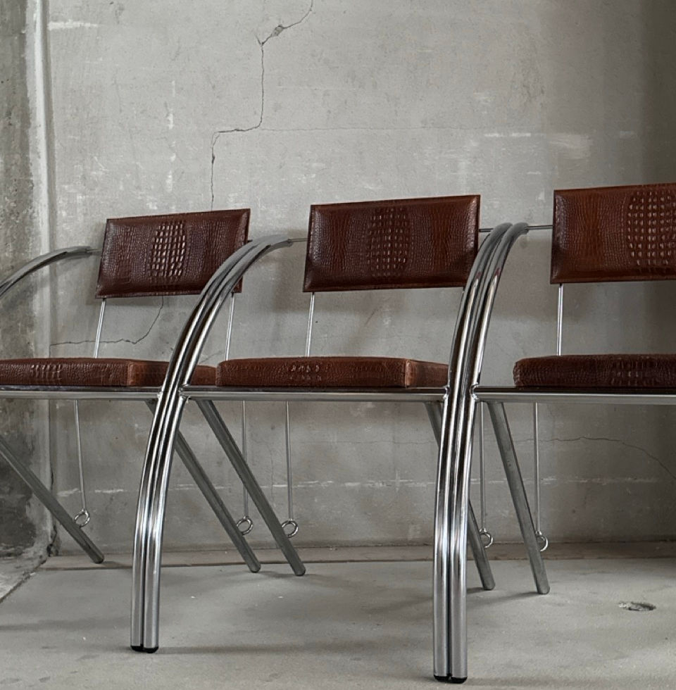 Row of 4 postmodern 1990s Kare Design dining chairs