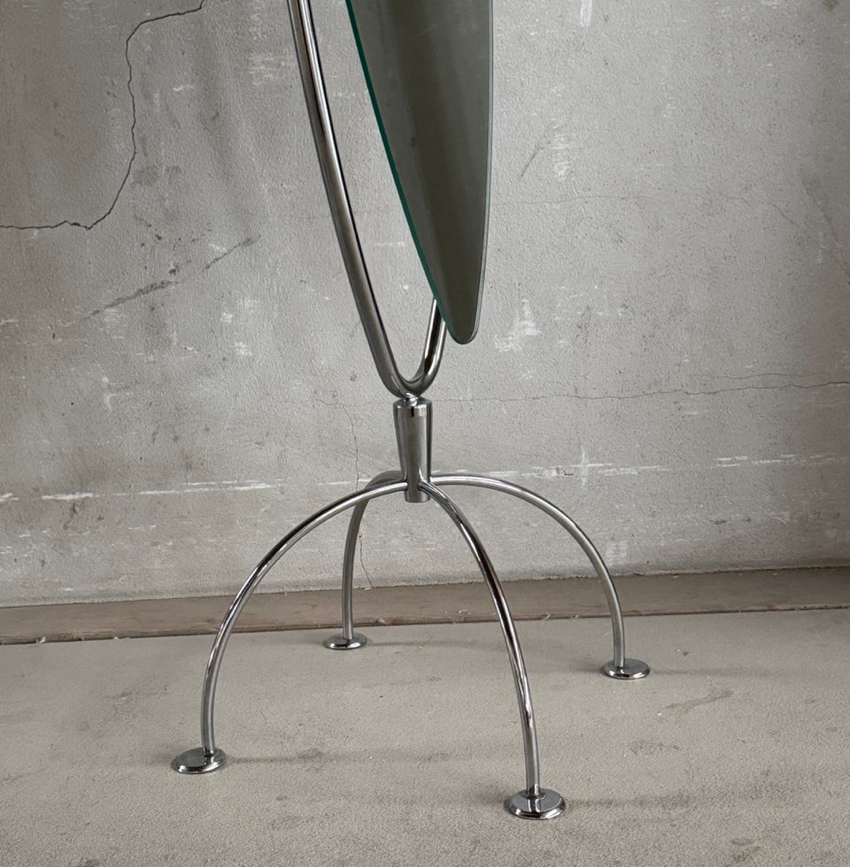 Bauhaus-inspired chrome metal spider base of the vintage mirror