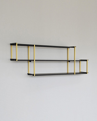 étagère murale dorée