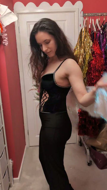 Thumbnail: Tinsel Boa Sleeves