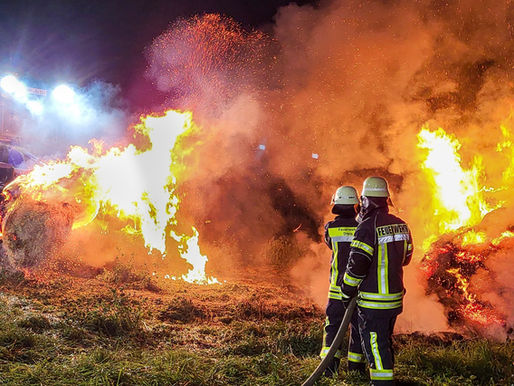 Heuballenbrand bei Dreis – 92 Rundballen zerstört