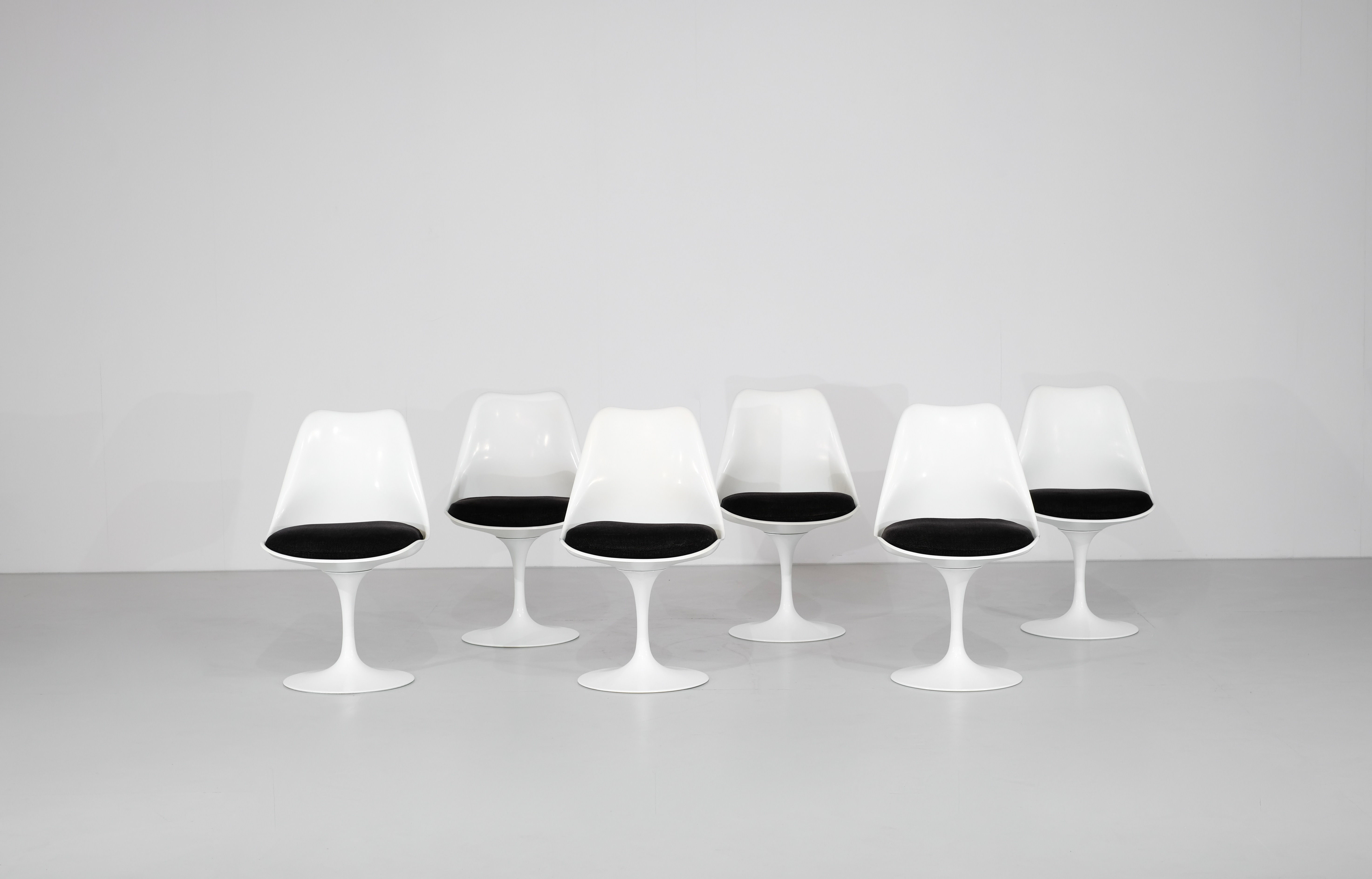 Set of Chair model "Tulip"  by Eero Saarinen For Knoll, USA 1957.
