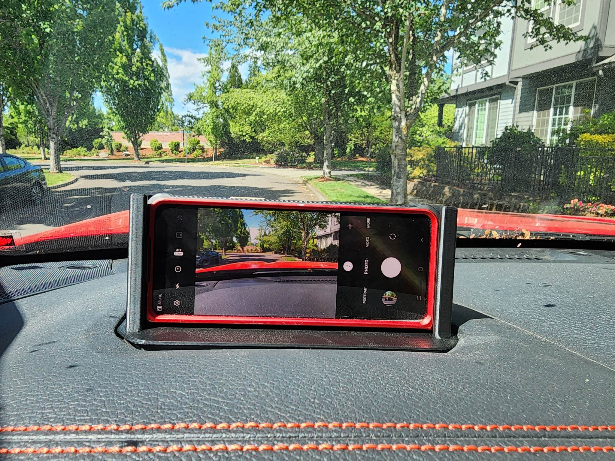 Nissan Titan Samsung Fold 4 Wireless/Magsafe Phone Charger