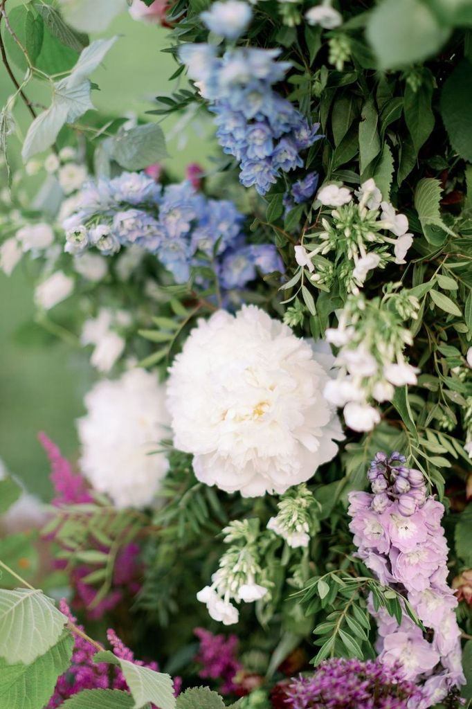 Cotswold Wedding Florist Summer Blooms at Lords of The Manor