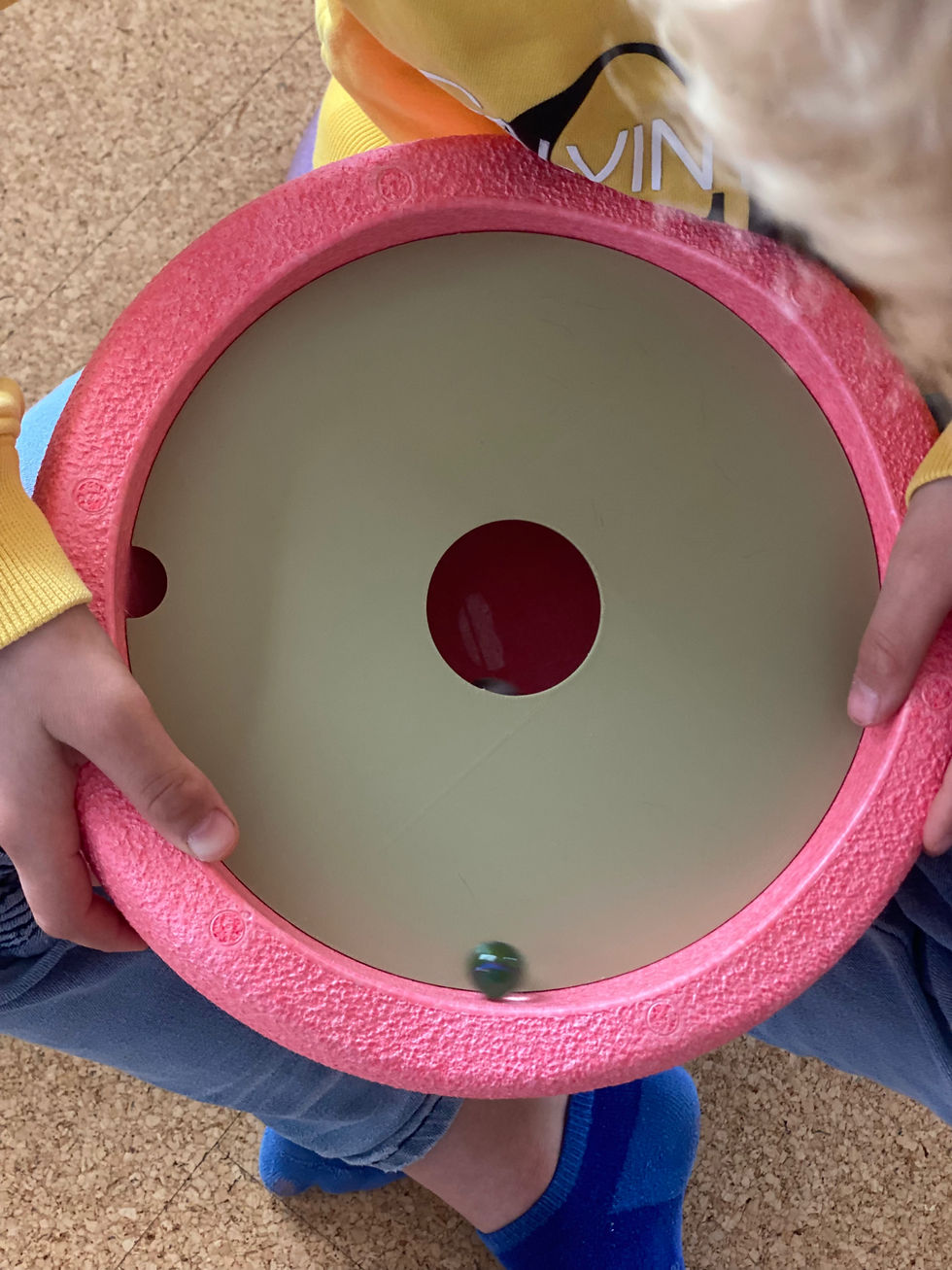 Aktivitätsplatte für Stapelstein mit Murmeltrichter Motorikspiel für Kinder