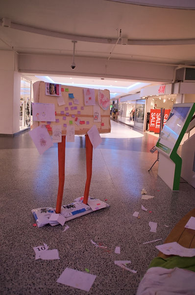 Anslagstavla, Frölunda Torg - Ett interaktivt laboratorium, 2020.