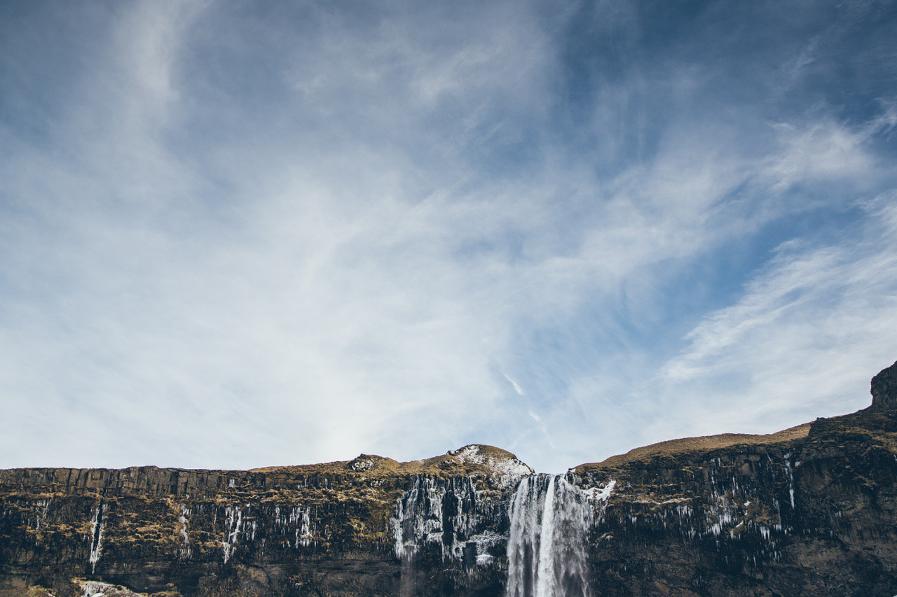 seljalandsfoss_winter_waterfall_south_ic