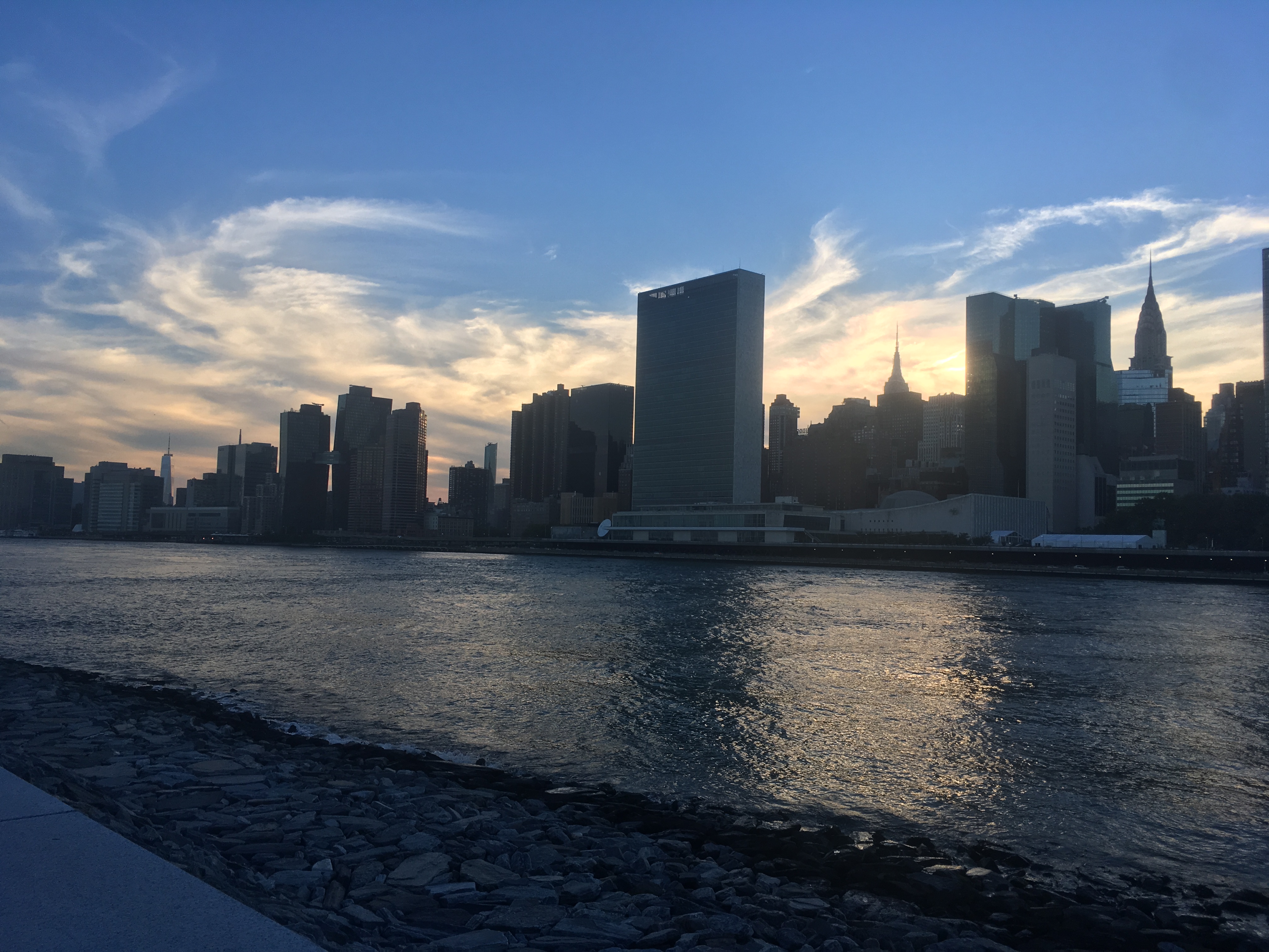 Sunset wit the 3 big buildings