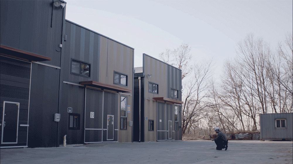 5c537f_cd83082a87e64b08a10dc7d19e925006~mv2.gif