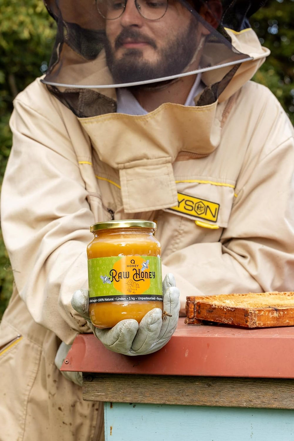 Thumbnail: Q Honey Pure, Raw Honey, Unpasteurised 1kg - Gold Award Winner of the 2024 Lond