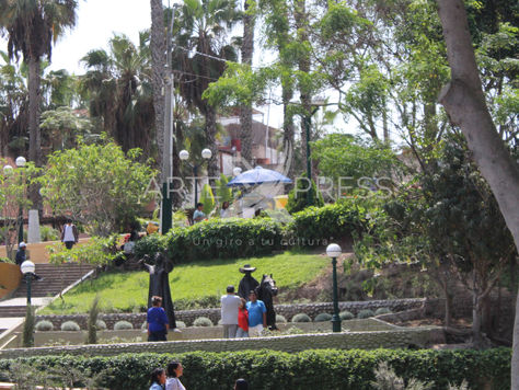 UN PUENTE HISTÓRICO QUE CONECTA LEYENDA Y TRADICIÓN