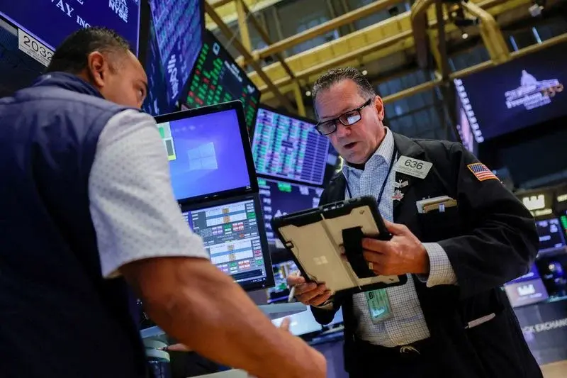Wall Street Keeps Climbing Despite Growing Risks in the Bond Market
