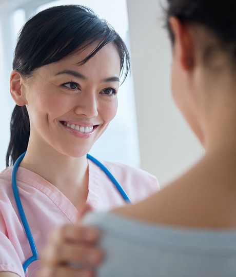 Infirmière Parler à Patient