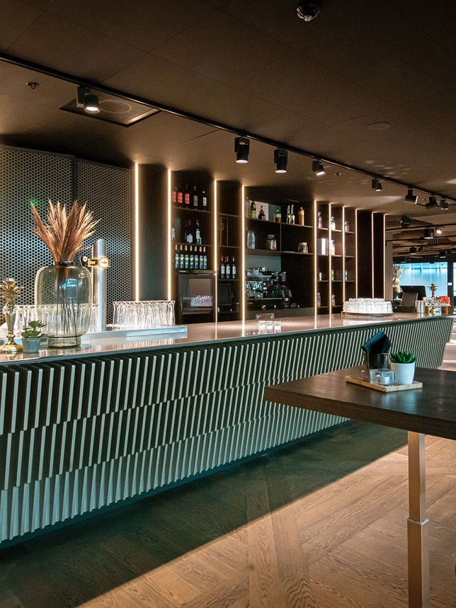 de interieurfotograaf van Noord Holland - Moderne bar en lounge, stijlvol interieur