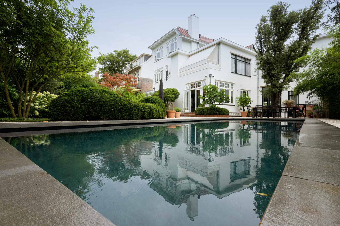 Projectfoto's van een pas opgeleverde tuin van een villa in Haarlem