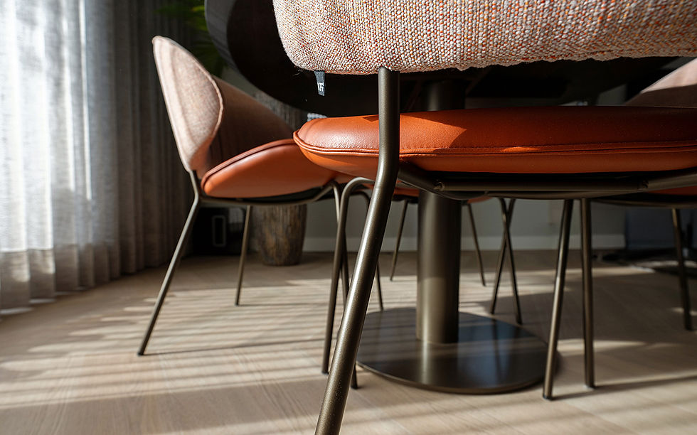 Sfeervol interieur met natuurlijk licht gefotografeerd voor Wooncentrum V