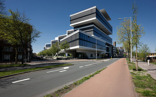Vastgoedfotografie van het iconische CitySide gebouw in Amsterdam