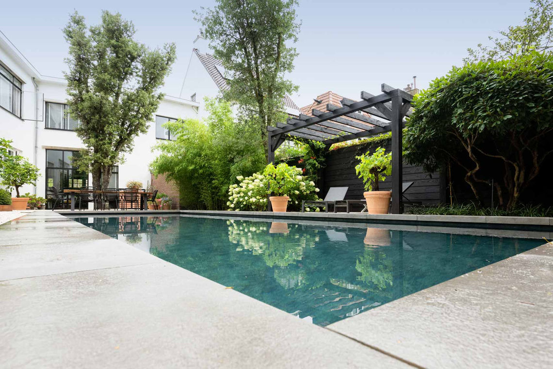 Projectfoto's van een pas opgeleverde tuin van een villa in Haarlem