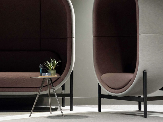 Interieurfotograaf West Friesland - Twee moderne, ovale fauteuils