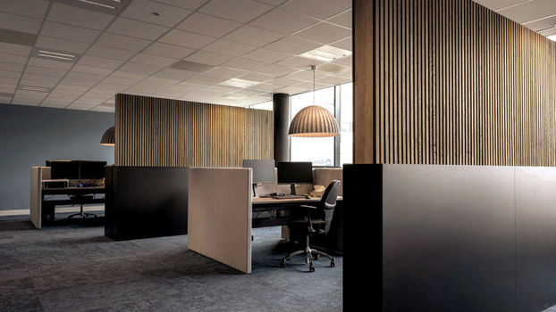 Fotografie voor interieurprofessionals - Modern kantoorinterieur met houten wanden