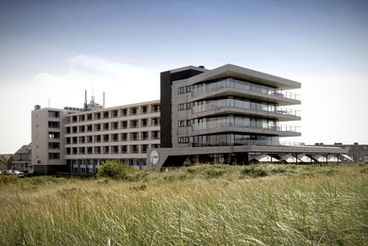 Vastgoedfotografie -Modern hotel, duinlandschap: bedrijfsfotografie