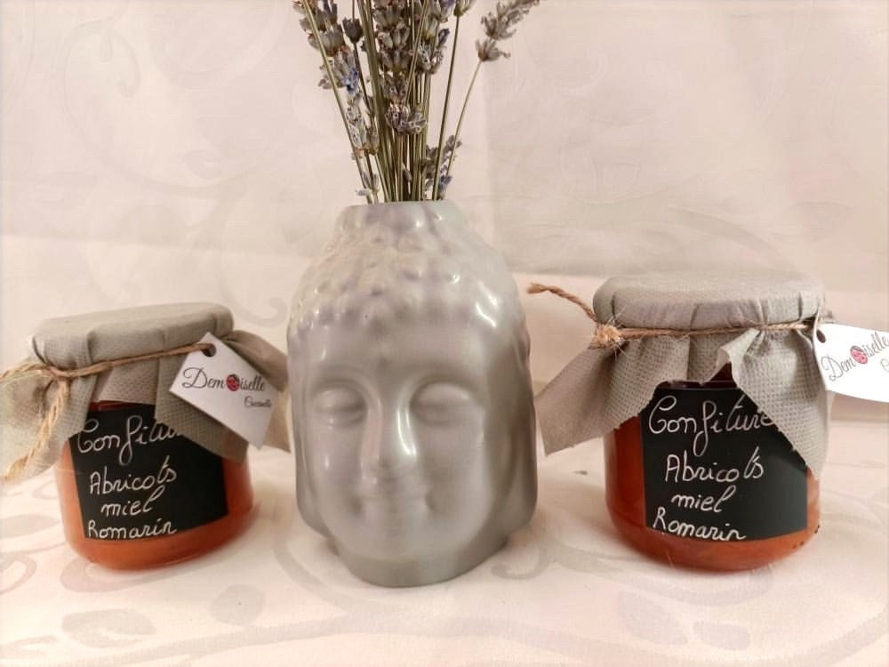 Confiture abricots, miel et romarin